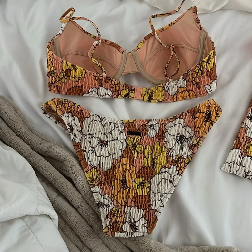 NWOT Triangl Bikini - Picture 3 of 4